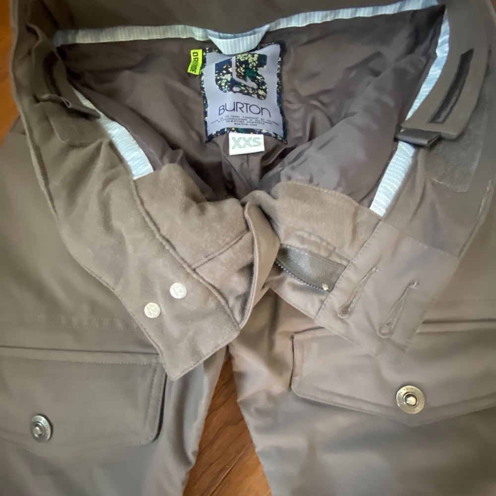 Burton Ski/Snowboard pants Can work for Girls